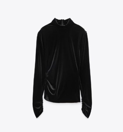 El top de terciopelo suave y calentito de Zara