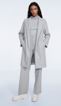 Abrigo punto perchado de Stradivarius