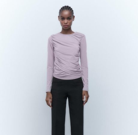 Top con frunces de Zara