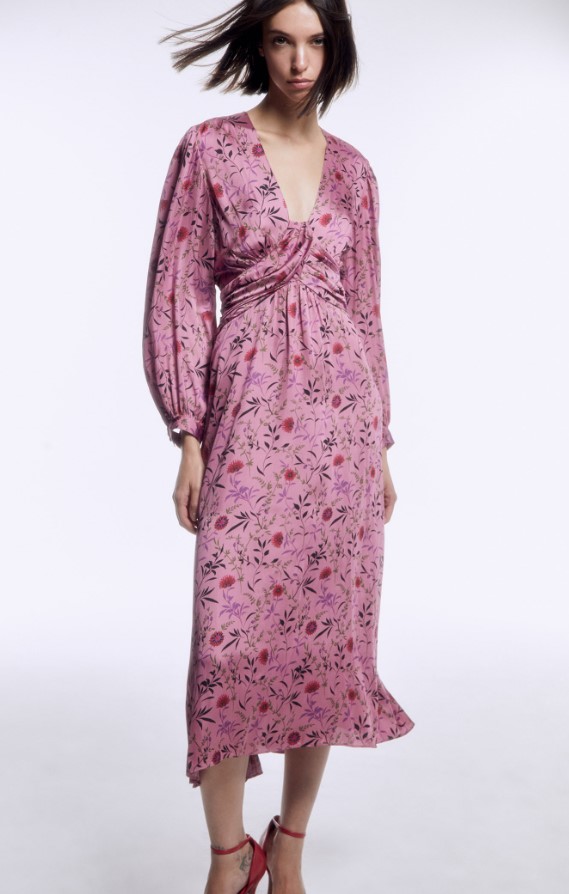 Vestido midi con flores de Sfera