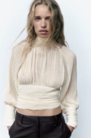 Blusa plisada de Zara