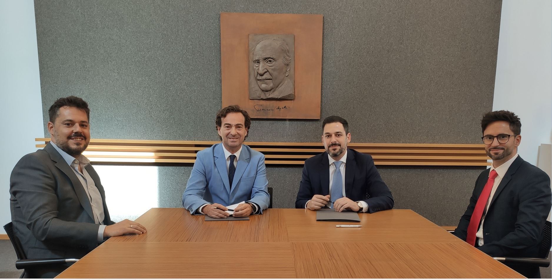 La asesoría granadina Escoem impulsará las iniciativas de CajaGranada Fundación