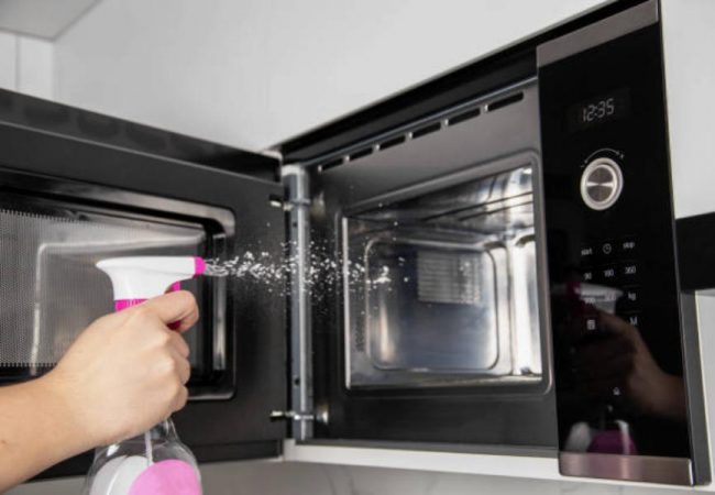 Limpiar el microondas con jabón de lavavajillas