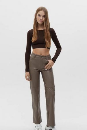 La chaqueta de Pull&Bear por 39,99 euros para darle vida a tu armario 9 Merca2.es Pull&Bear