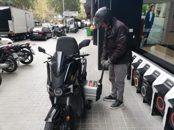Silence abre sus primeras estaciones de intercambio de baterías en Francia 1 Merca2.es Cambio de batería de Silence en Barcelona
