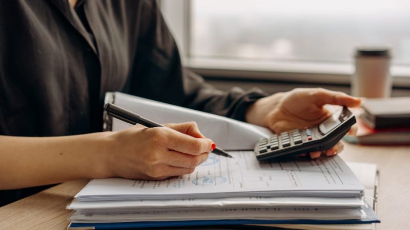 Autónomos: los trucos para ahorrar un dineral en la renta de 2022 91 Merca2.es Recopila la información de tus seguros