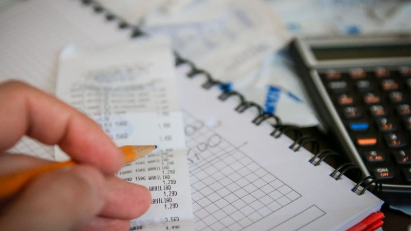 Autónomos: los trucos para ahorrar un dineral en la renta de 2022 93 Merca2.es Retrasar algunas facturas