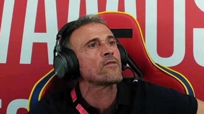 El picante cruce de Luis Enrique en vivo con un usuario