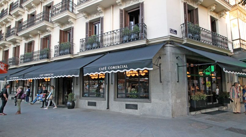 Estos son los bares de Madrid con más encanto para tomar algo estas fiestas