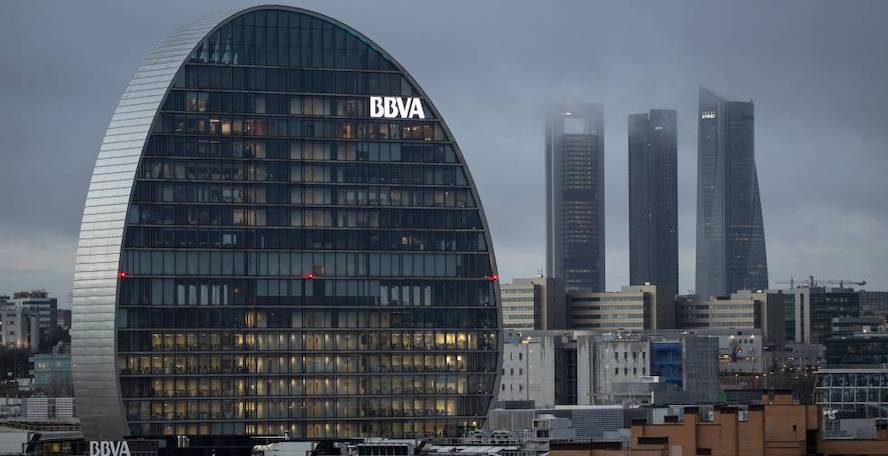 BBVA se sacude el barro bursátil pese a los tratos con Calviño 1 Merca2.es Sede de BBVA