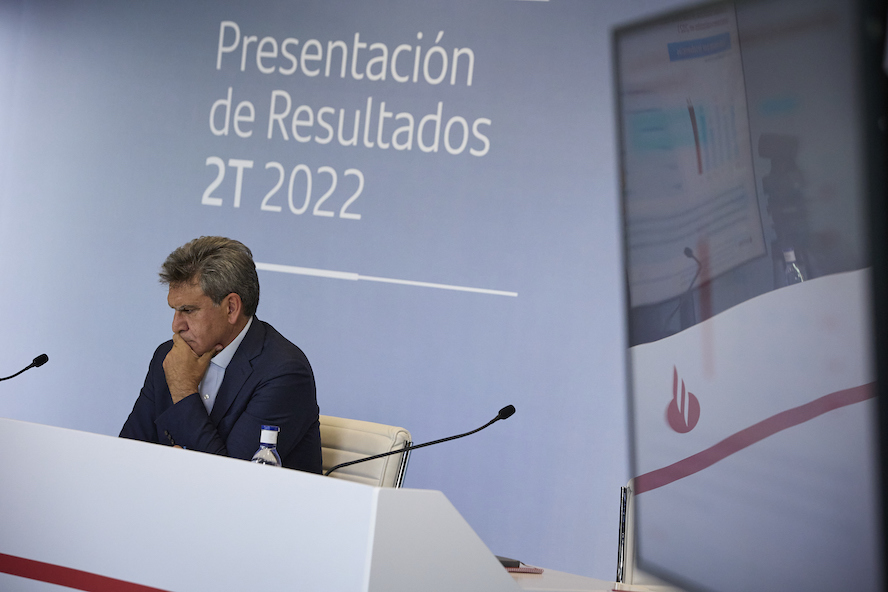 El espaldarazo de Powell no basta: Banco Santander gana un 24% menos en EE.UU.