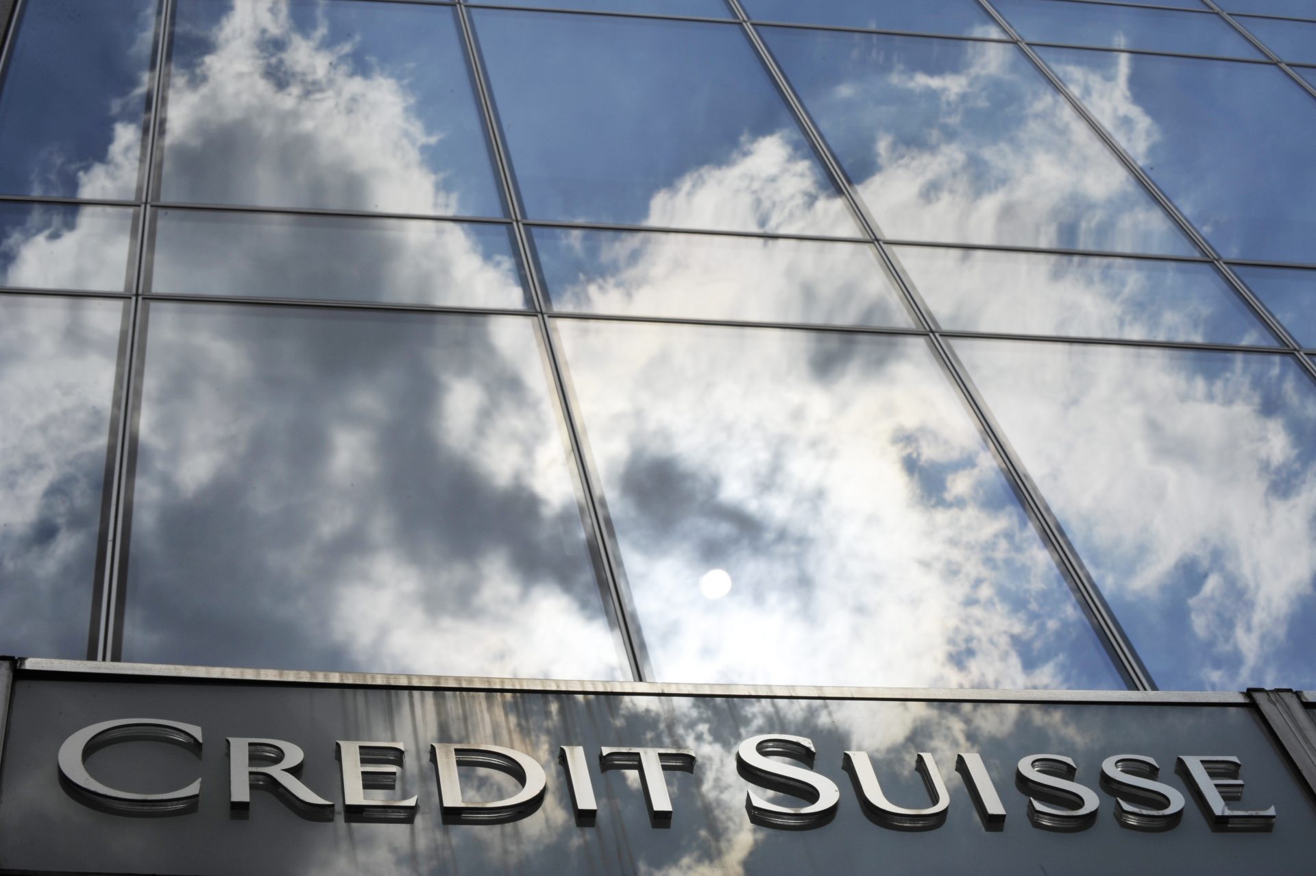 Credit Suisse pedirá prestado al banco central suizo hasta 50.000 millones de euros