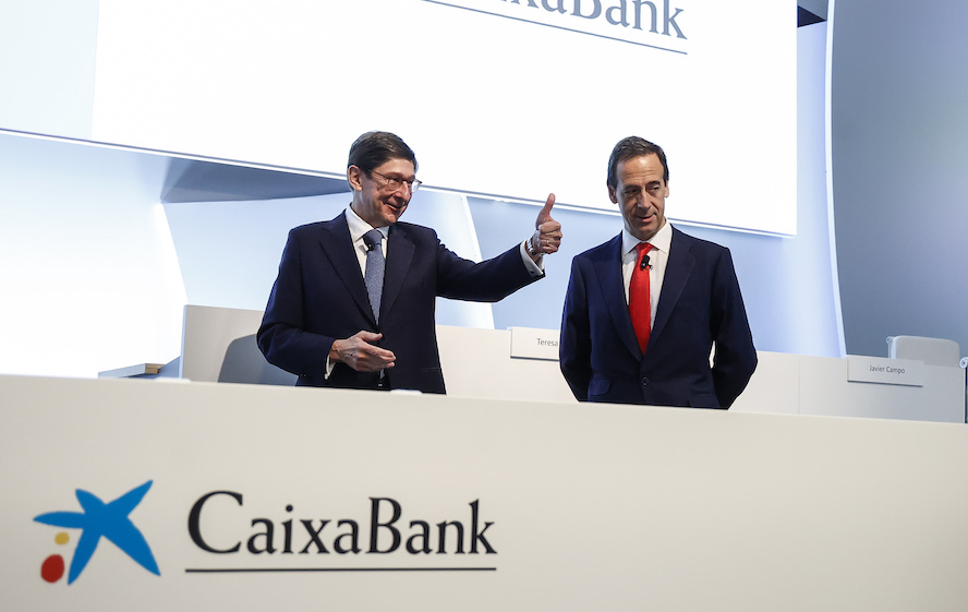 El tándem Goirigolzarri-Gortázar refuerza el mando de Caixabank en la reputación de la banca