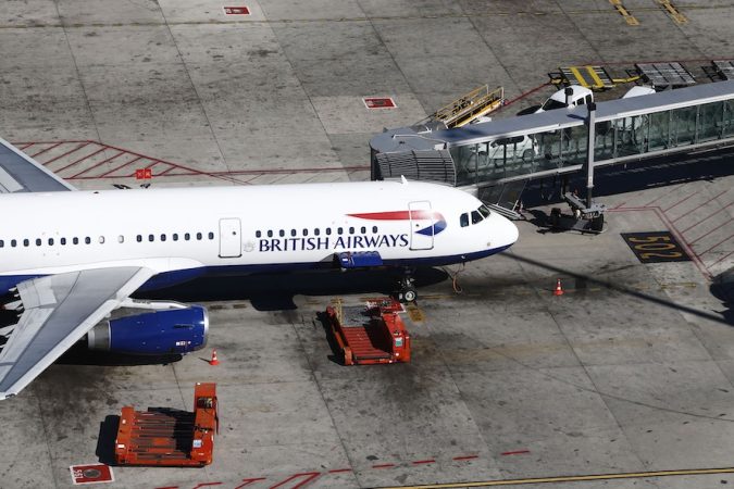 Así es el terrorífico aeropuerto que desearás evitar: un abismo tras la pista 29 Merca2.es IAG 3 Merca2.es