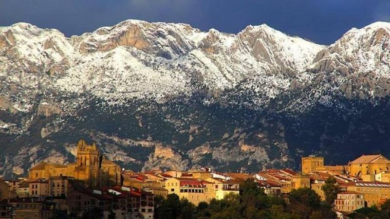 Laguardia (Álava), ubicado en lo alto de un cerro