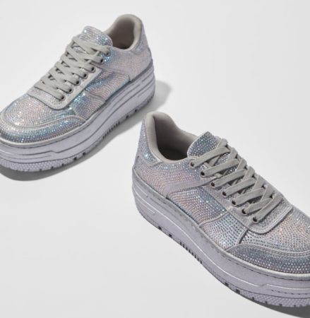 Las zapatillas de Bershka que son una copia ‘descarada’ a New Balance 23 Merca2.es Zapatillas de plataforma con detalle brillos