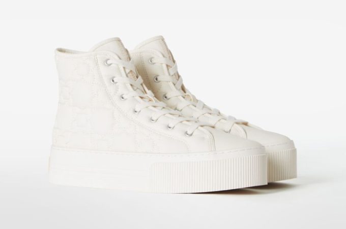 Las zapatillas de Bershka que son una copia ‘descarada’ a New Balance 27 Merca2.es Zapatillas abotinadas plataforma acolchadas