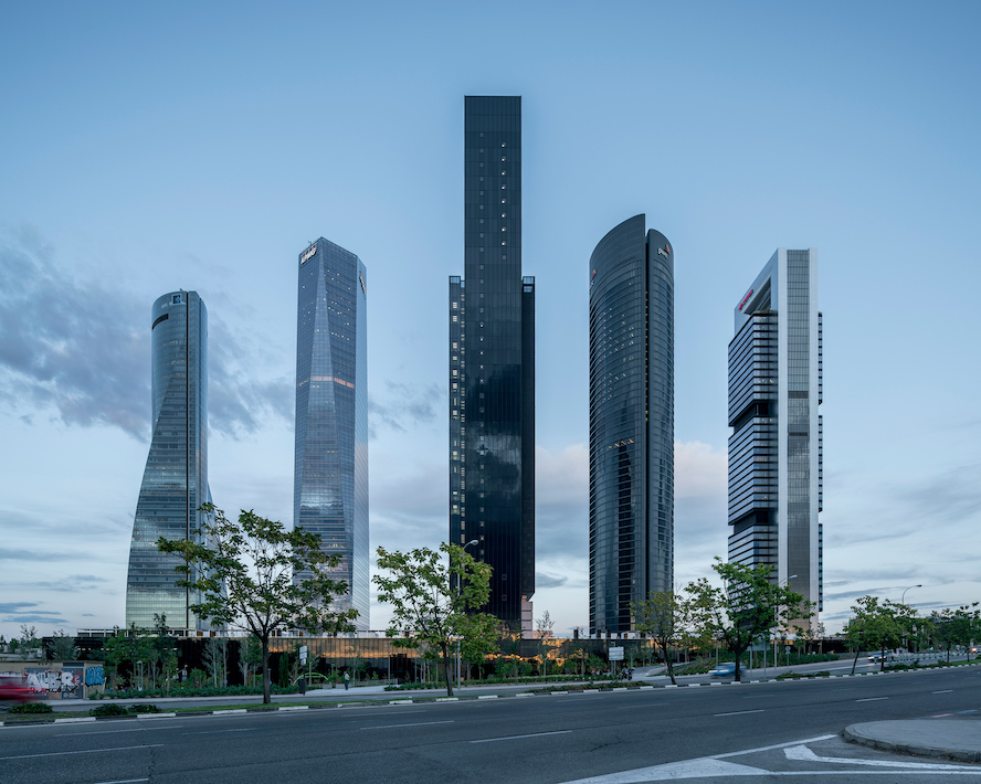 Tan, el "emperador" del mercado inmobiliario que quiere colarse en la Bolsa 1 Merca2.es Torre Caleido - Andrew L. Tan - Inmobiliario