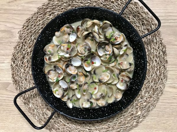 ¿Cómo hacer berberechos al ajillo?
