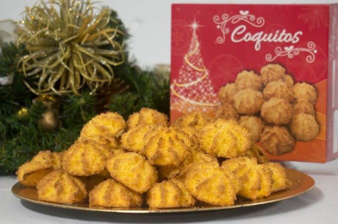 Coquitos o cocos artesanos de Navidad
