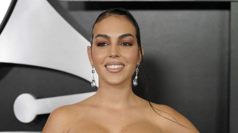 Georgina Rodríguez: sus secretos más oscuros que han salido a la luz 19 Merca2.es Es una mujer “malvada” y “sinvergüenza”