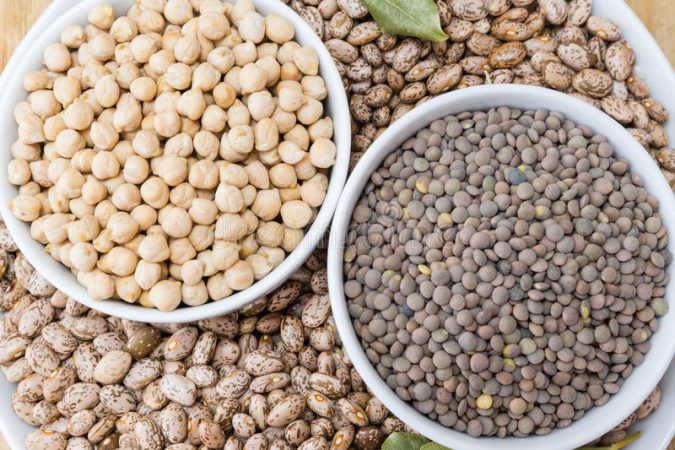 Estos son las mejores alternativas de las uvas para tomar las campanadas de Nochevieja 25 Merca2.es Lentejas o garbanzos