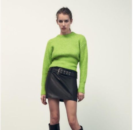 jersey de Zara con minifalda en vez del vestido de fiesta de Zara