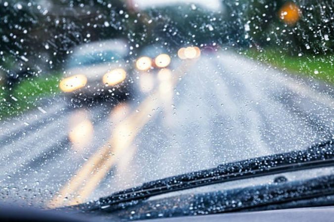 Prepara la barca: estas son las fechas de grandes lluvias en España 14 Merca2.es Precauciones que debes tomar con tu coche para lluvia y viento