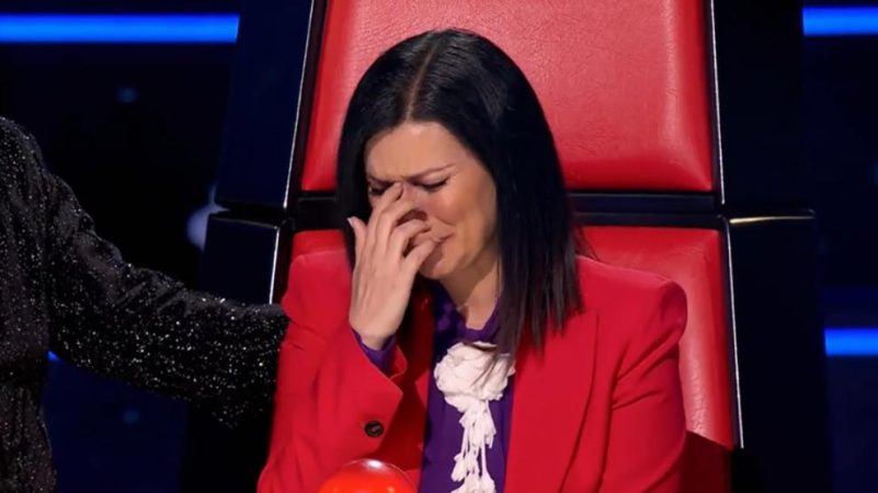 La Voz: actuaciones de concursantes que hicieron llorar a los coaches 18 Merca2.es Laura Pausini rompe a llorar en 'La Voz' tras escuchar una canción suya