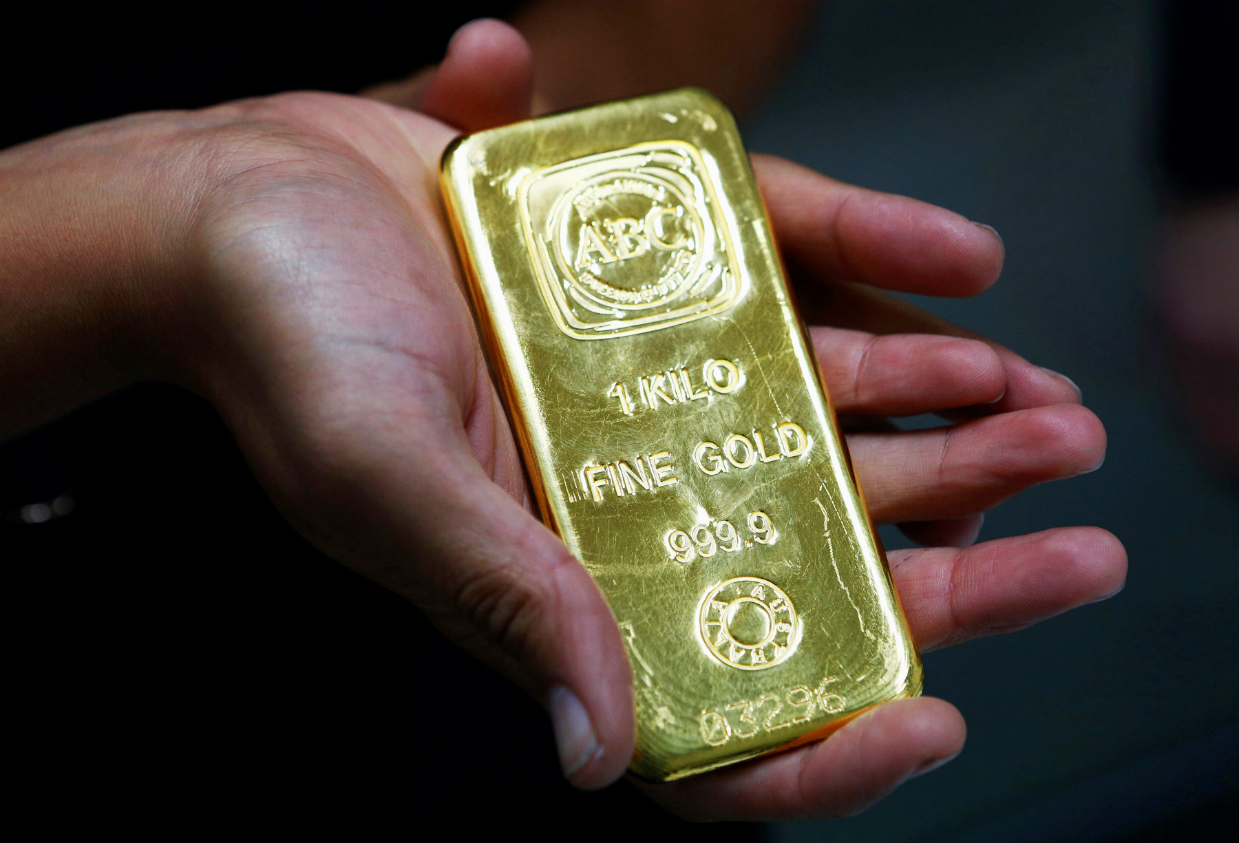 El oro se desentiende del dólar, pero no del petróleo