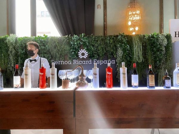 El inesperado frenazo de Pernod Ricard: un trimestre más débil y un plan millonario para remontar 1 Merca2.es pernod ricard Merca2.es