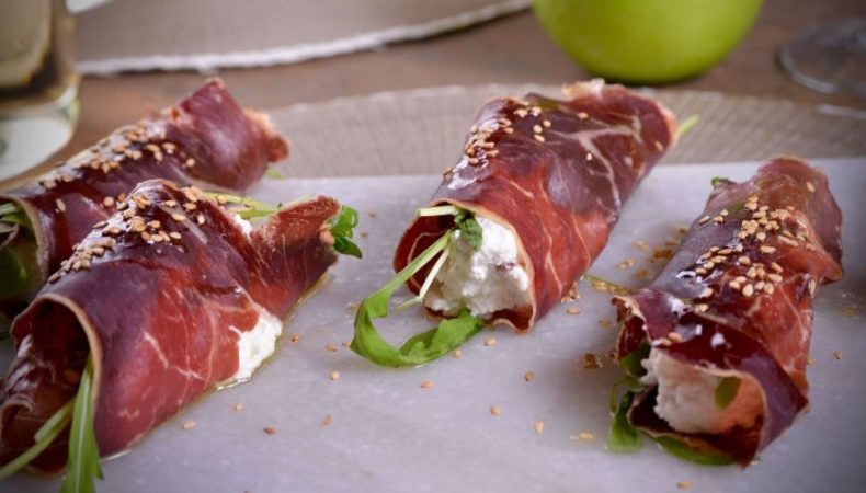 Entrantes de Navidad: Rollitos de cecina y ricota