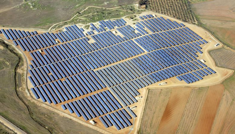 Solaria lanza un órdago y confía su crecimiento en los centros de datos 1 Merca2 Campo fotovoltaico de Solaria. Fuente: Solaria.