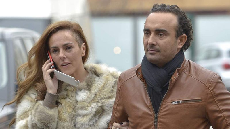 Con documental y todo