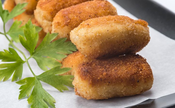 Seguir con la cebolla para elaborar las croquetas de Berasategui