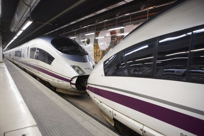 No te pierdas la superoferta de Renfe para inaugurar el nuevo AVE Madrid-Asturias, ¡corre que se acaban los billetes! 36 Merca2.es Renfe