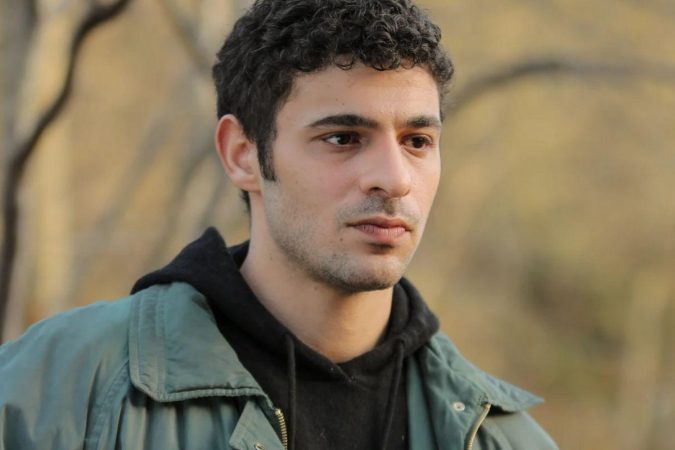 ¿Por qué Kaan se corta la mano?