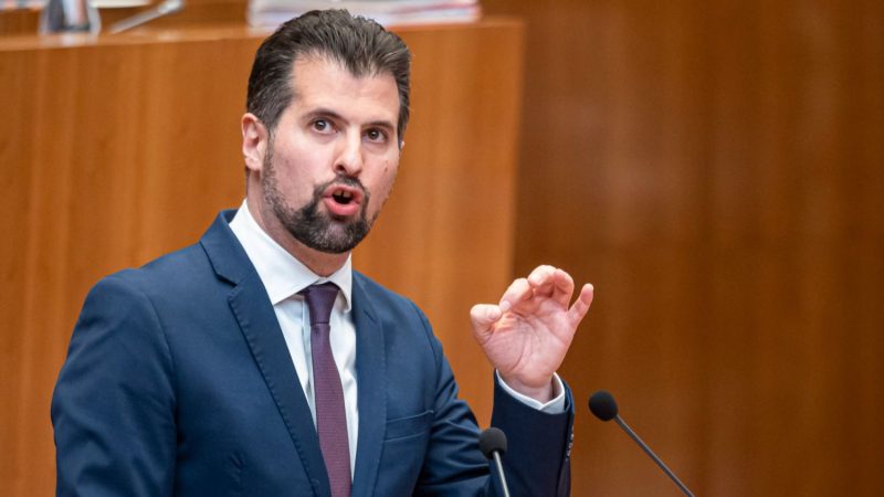 Muy crítico con las actuaciones de Vox