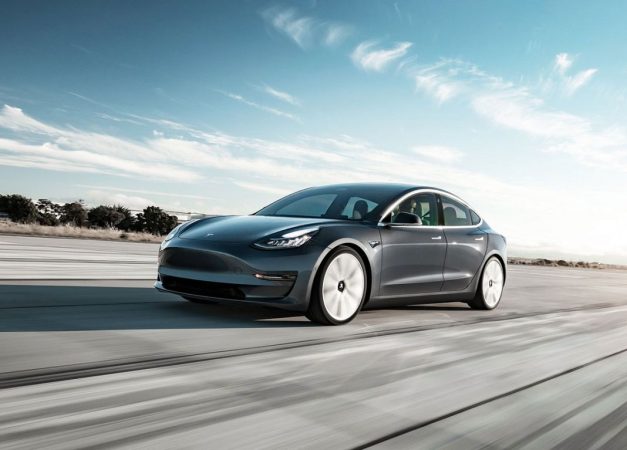 El coche autónomo de Google impone su velocidad al Tesla de Elon Musk 2 Merca2.es El coche autónomo de Google impone su velocidad al Tesla de Elon Musk
