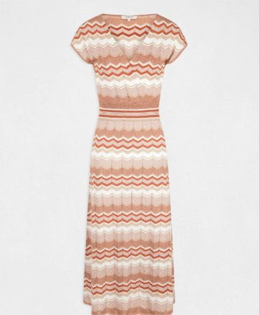 Diez vestidos de invierno de El Corte Inglés con el que serás la mejor vestida de la oficina 26 Merca2.es Vestido de punto largo con escote cruzado Merca2.es