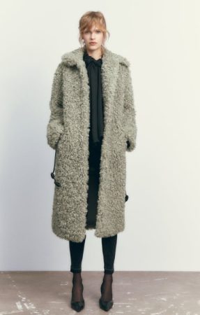 Abrigos de Zara con un diseño rompedor a precio de chollo 35 Merca2.es Abrigo largo bouclé de Zara