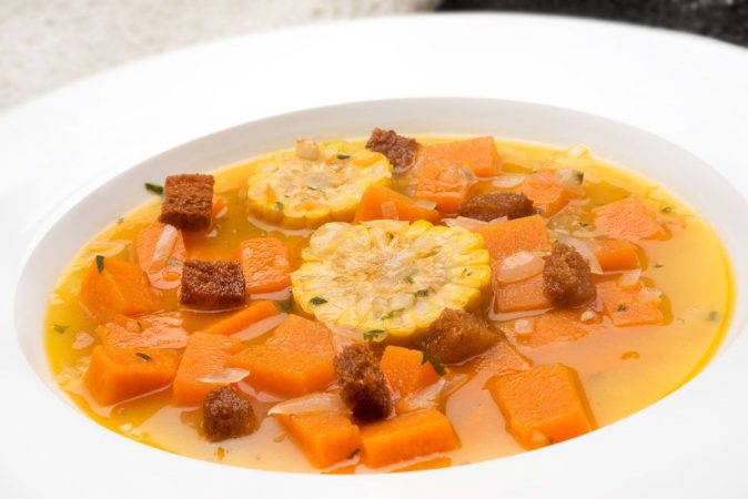 La crema de calabaza de Arguiñano en 15 minutos que está de muerte 44 Merca2.es Elaboración de la receta de crema de calabaza