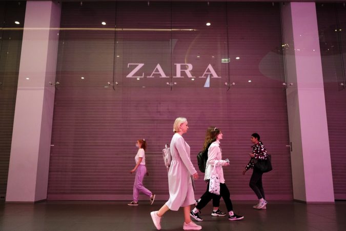 El truco para devolver la ropa Zara o Mango aunque ya la hayas utilizado 31 Merca2.es ¿Que comento la influencer Celia rubio sobre los derechos de devolución?