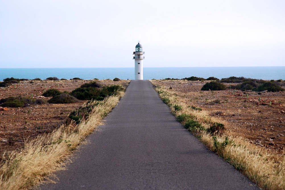 <strong>5 cosas que no debe perderse en Formentera</strong> 2 Merca2.es faro cap de barbaria Merca2.es