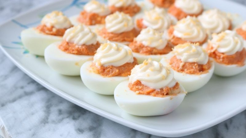 Huevos marinados en soja