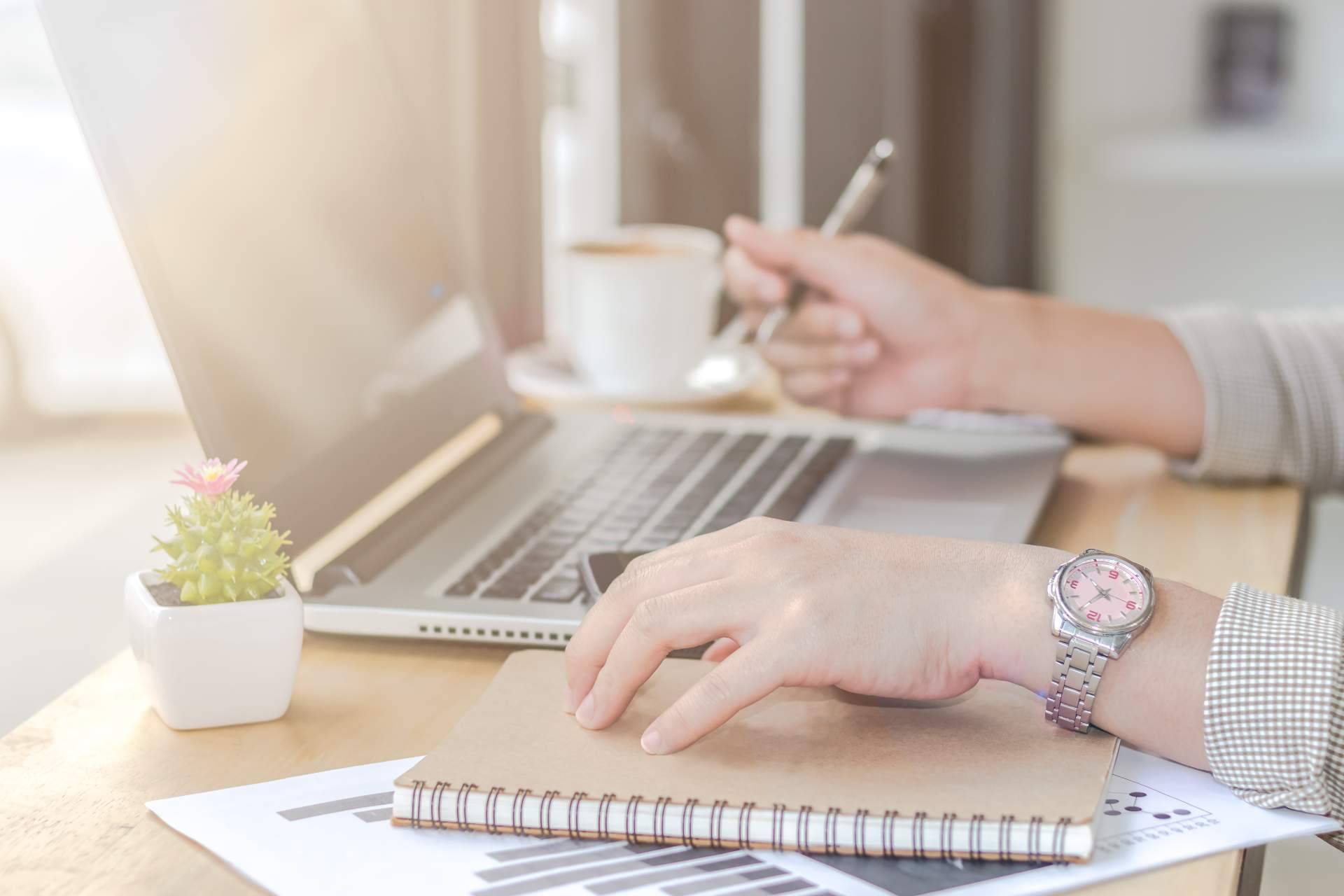 ¿Dónde preparar oposiciones para auxiliar administrativo en España?