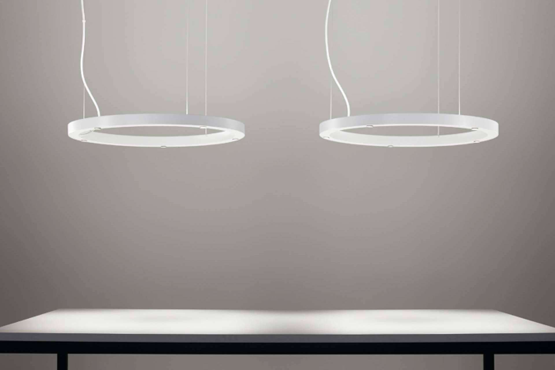 Cómo iluminar una mesa de comedor de la mano de Insolit