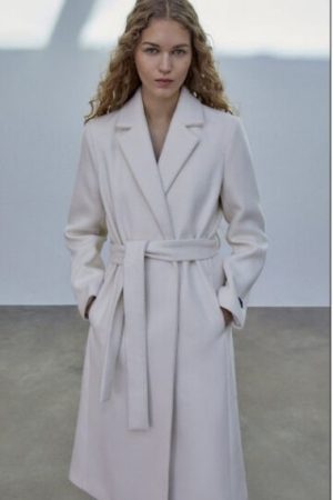 screenshot www.stradivarius.com 2023.01.05 20 00 25 Merca2.es