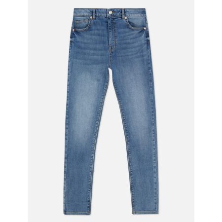 Vaqueros tradicionales prelavados y desgastados