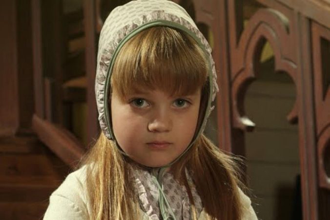 El Internado: el increíble cambio físico de Carlota García, la pequeña Paula 25 Merca2.es El éxito en las redes sociales